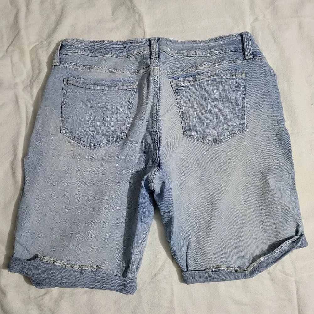 Size 13 Arizona Jean bermuda shorts - Picture 3 of 6